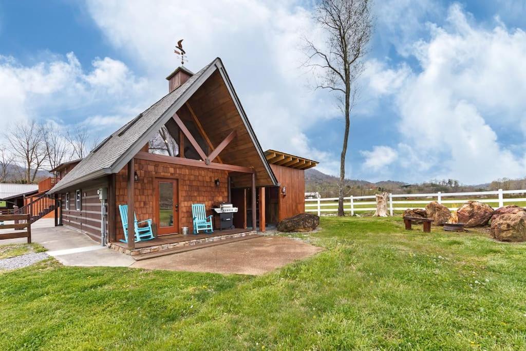 Romantic A-Frame Private Hottub Firepit Neargsmnp سيفيرفيل المظهر الخارجي الصورة